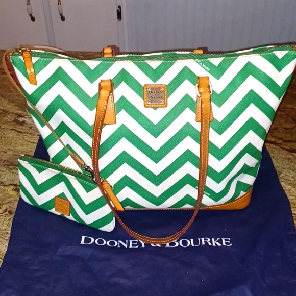 Dooney & Bourke Tote Bag w/Wallet - Picture 5 of 6